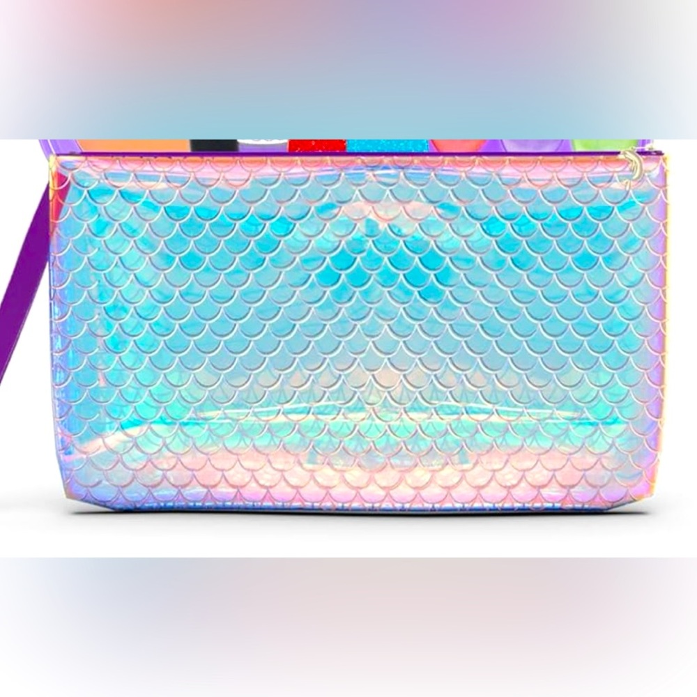 🧜🏻‍♀️ IRIDESCENT MAKEUP BAG 🧜🏻‍♀️